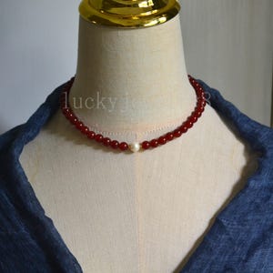 Dainty Carnelian Choker,Minimalist Red Carnelian Necklace with Freshwater Pearl Charm,Ruby Red Gemstone Beaded Necklace, Red Gem Jewelry