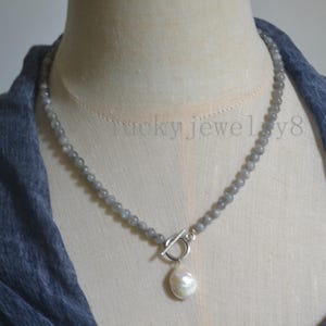 Gray moonstone necklace.Natural gray moonstone Necklace with Freshwater Pearl Charm,Dainty gray moonstone Choker,Gem Jewelry,gift for her