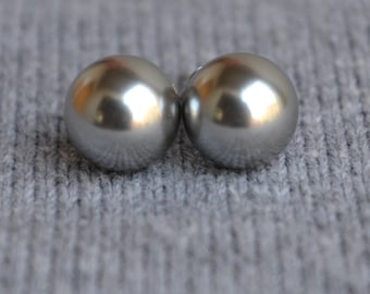 gray pearl earrings,gray earring,wedding earrings,pearl stud earrings,bridesmaid earrings,pearl jewelry.wedding party earring,gray ear rings