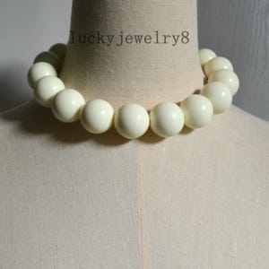 Yellow pearl necklace,24mm ivory pearl necklace,wedding gift.choker necklace,Oversize Pearl Necklace.light weight pearl necklace.