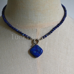 Echte lapis lazuli-ketting.Natuurlijke blauwe edelsteenkralenketting.Unisex blauwe lapis-statementketting, multiway-ketting.bruiloftssieraden