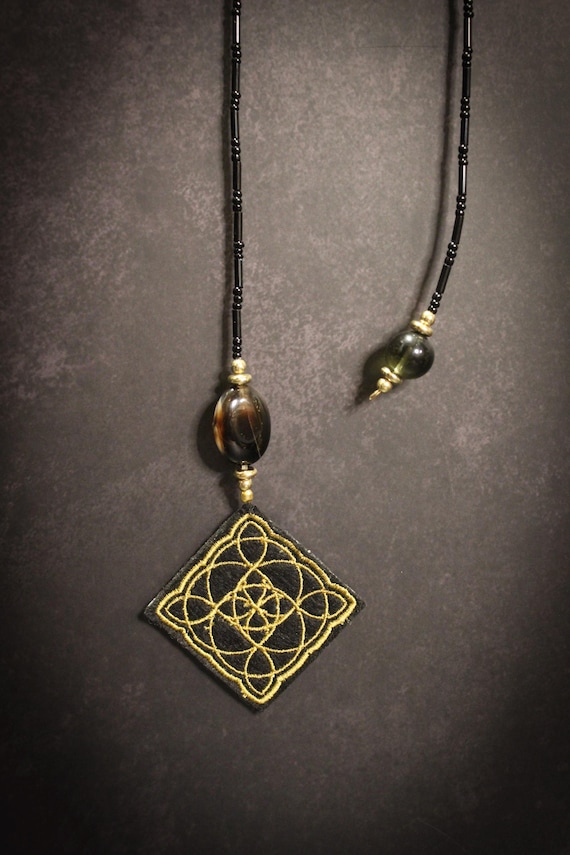 Witch’s Knot Book-Thong Bookmark – Black Glass Beads, Black Agate & Gold Accents