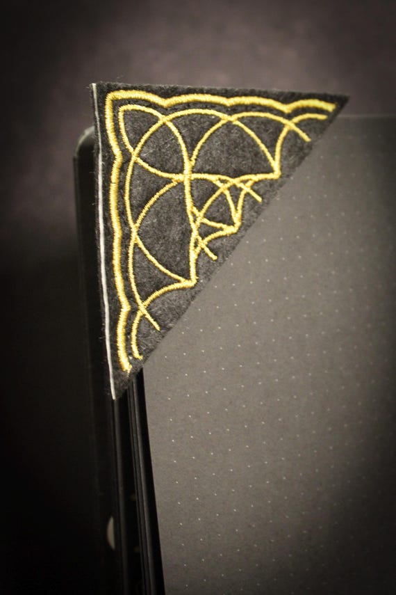 Witch's Knot Corner Bookmark - Double-sided Embroidery