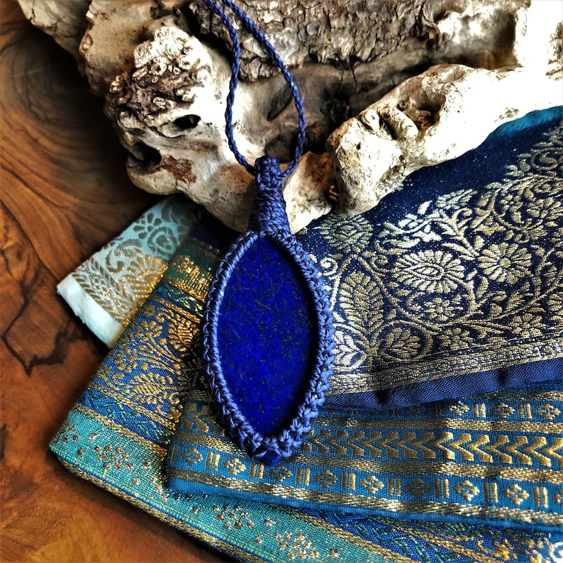 blue macrame blue gemstone lapiz lazuli pendant Lapiz Lazuli healing gemstone yoga gift Macrame necklace macrame lapiz brass beads