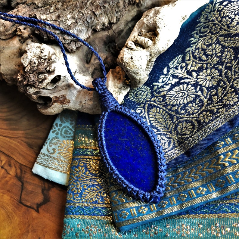blue macrame blue gemstone lapiz lazuli pendant Lapiz Lazuli healing gemstone yoga gift Macrame necklace macrame lapiz brass beads