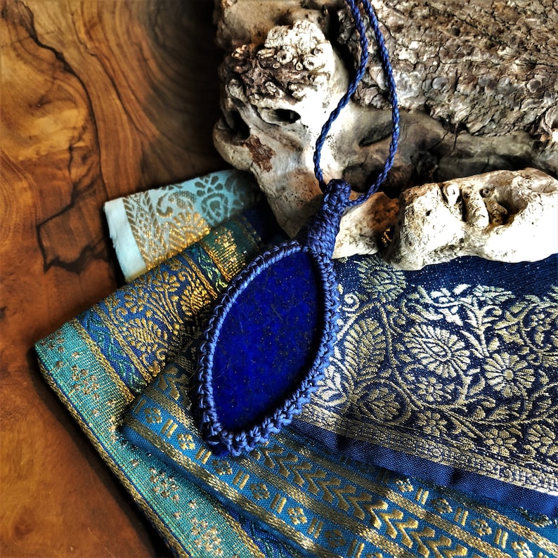 blue macrame blue gemstone lapiz lazuli pendant Lapiz Lazuli healing gemstone yoga gift Macrame necklace macrame lapiz brass beads