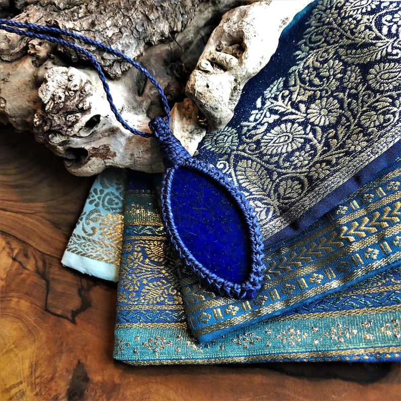 blue macrame blue gemstone lapiz lazuli pendant Lapiz Lazuli healing gemstone yoga gift Macrame necklace macrame lapiz brass beads
