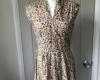 Original 1950s/1960s cotton day Dress  - Med to Large