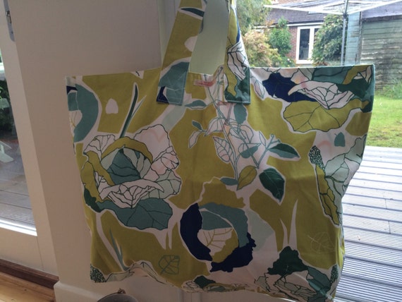 Bolsa de playa reversible de gran tamaño tela de diseño verde