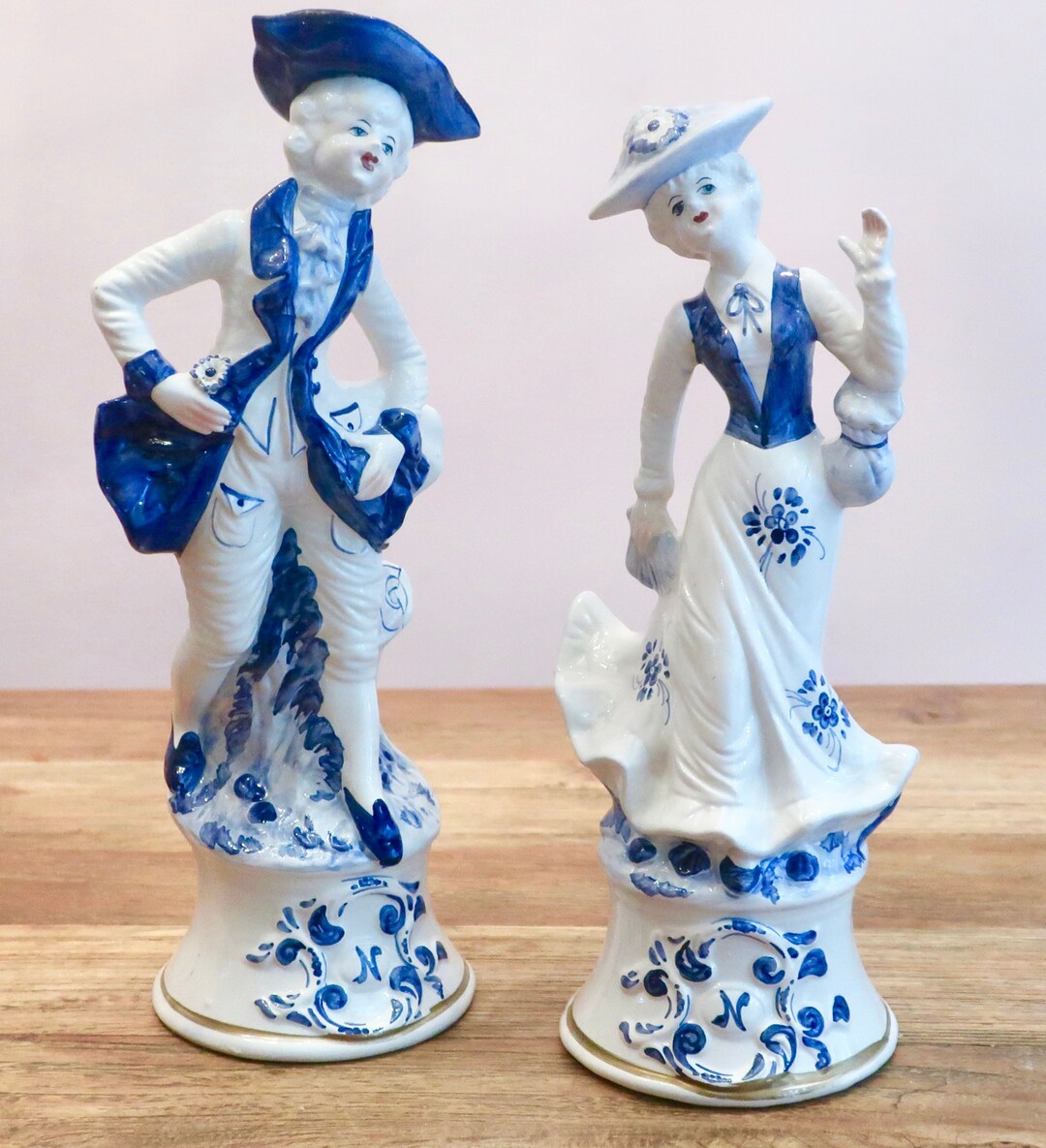 コレクション CAPODIMONTE Florence with Capodimonte Figurine, Lady With Umbrella for