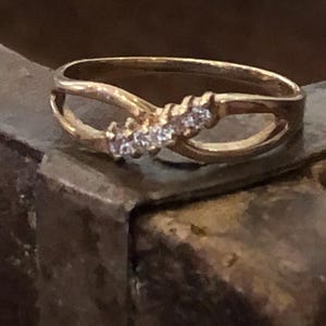 9ct Gold Diamond Ring, vintage,  with Free Postage