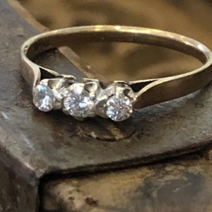 9ct Gold Diamond Ring, 1970, London with Free Postage