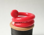 Breinaaldring in rood. Breiers cadeau. Garen liefhebbers cadeau. Statement sieraden. Vintage. Upcycled sieraden. Cadeau voor haar.