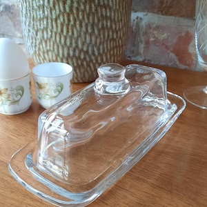 ANCIEN BEURRIER EN Verre Moulé - Décor D'une Vache Dans Un Pré EUR 30,00 - FR