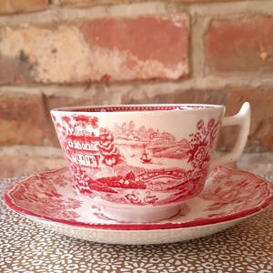 Vintage Alfred Meakin Tonquin Teacup & Saucer – Red Transferware English Tea Cup – Staffordshire China – Collectible Vintage Tableware