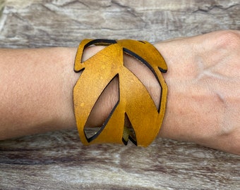 Leaf Bracelet -Leather Leaf bracelet
