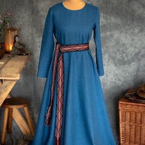 Late Medieval Renaissance Wide Natural Linen Long-sleeved Cotte Dress Chemise for Historical Reenactment Costume | LARP Ren Faire Gown