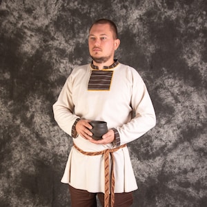 Early Medieval Skjoldehamn Natural Wool Trimmed Shirt Tunic With Handwoven Braid and Bronze Button for Slavic Viking Man Historical Costume
