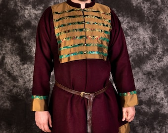 Rich Early Medieval Viking wool coat with 100% linen lining and natural silk hems with Oseberg brocade for Viking man hsitorical costume