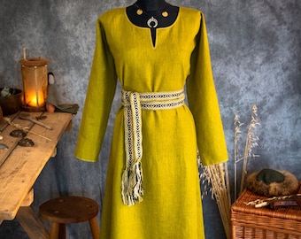 Early Medieval Birka Natural Linen Basic Wide Dress Gown with Small Slit V-Neckline for Slavic Viking woman historical reenactment costume