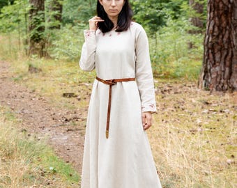 Déguisement ample en lin naturel du début du Moyen Âge avec