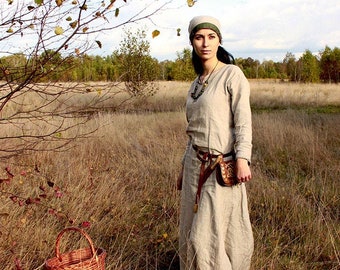 Early Medieval Birka Natural Linen Basic Wide Dress Gown with Small Slit V-Neckline for Slavic Viking woman historical reenactment costume
