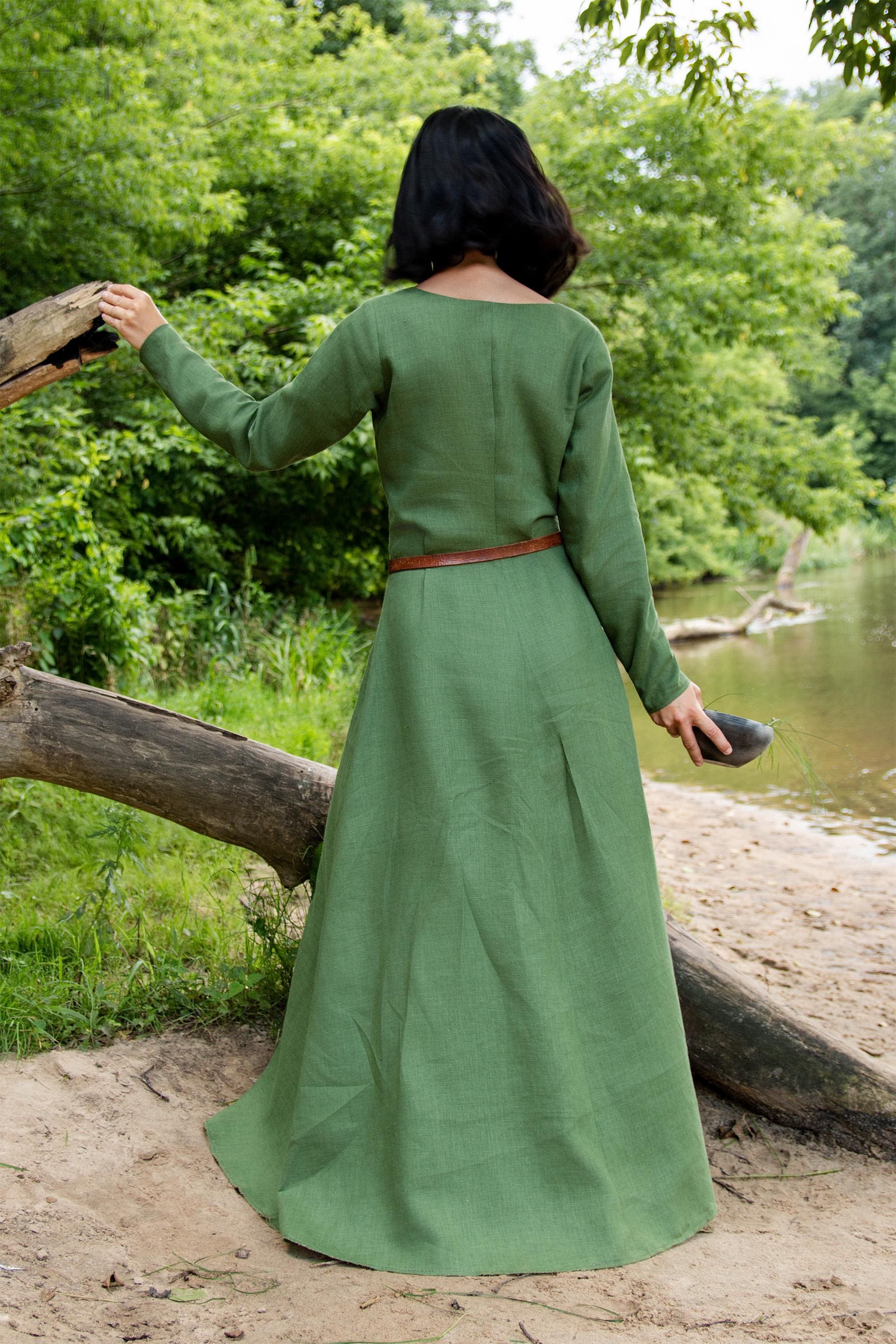 Late Medieval Natural Linen Front-Laced Cotte Simple Wide Dress for Historical Reenactment Costume | LARP Renaissance Fair Cottagecore Dress