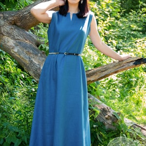 Frühmittelalterliches Birka-Kleid aus Naturleinen, ärmellos, weites Maxi-Kleid mit kleinem Schlitz, V-Ausschnitt für slawische Wikingerin, LARP Ren Faire Bild 1
