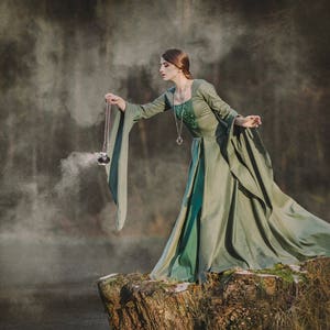 Lady of the Lake Fantasy Medieval Elven satin cotton embroidered laced wedding dress with wide embroidered sleeves rich Ren Faire Costume Forest green