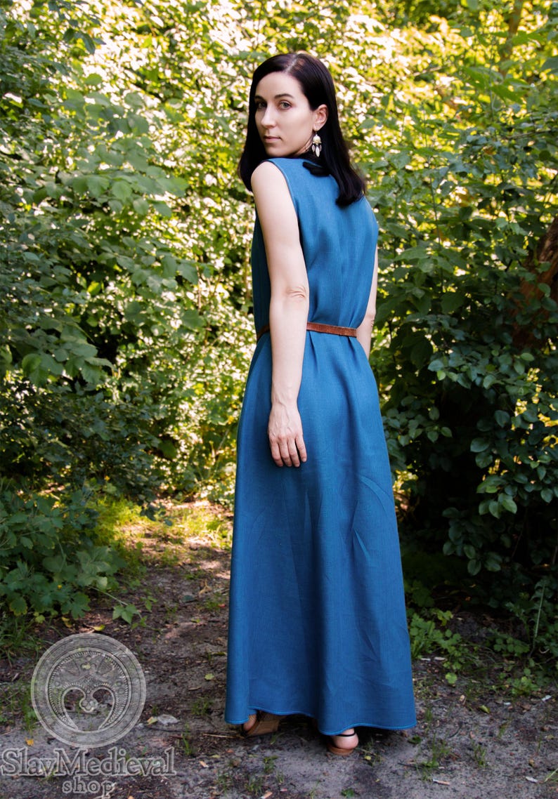 Frühmittelalterliches Birka-Kleid aus Naturleinen, ärmellos, weites Maxi-Kleid mit kleinem Schlitz, V-Ausschnitt für slawische Wikingerin, LARP Ren Faire Bild 8