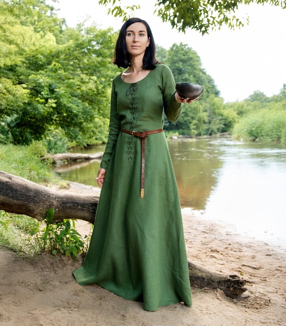 Late Medieval Natural Linen Front-laced Cotte Simple Wide Dress