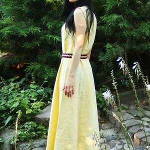 Frühmittelalterliches Birka-Kleid aus Naturleinen, ärmellos, weites Maxi-Kleid mit kleinem Schlitz, V-Ausschnitt für slawische Wikingerin, LARP Ren Faire Bild 12