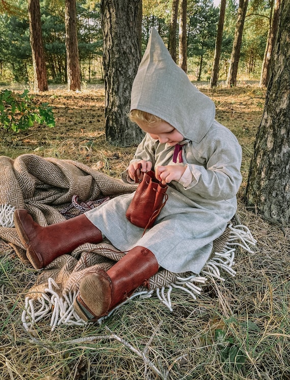 Why are the images in this site protected? : r/HistoricalCostuming