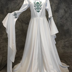 Lady of the Lake Fantasy Medieval Elven satin cotton embroidered laced wedding dress with wide embroidered sleeves rich Ren Faire Costume White