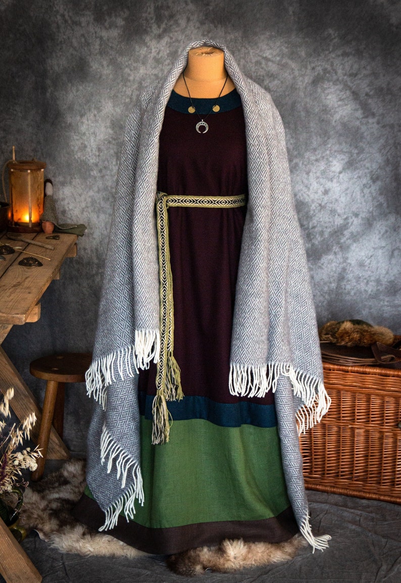 helga-fr-hmittelalterliches-kost-m-set-mit-leinenkleid-wolltunika