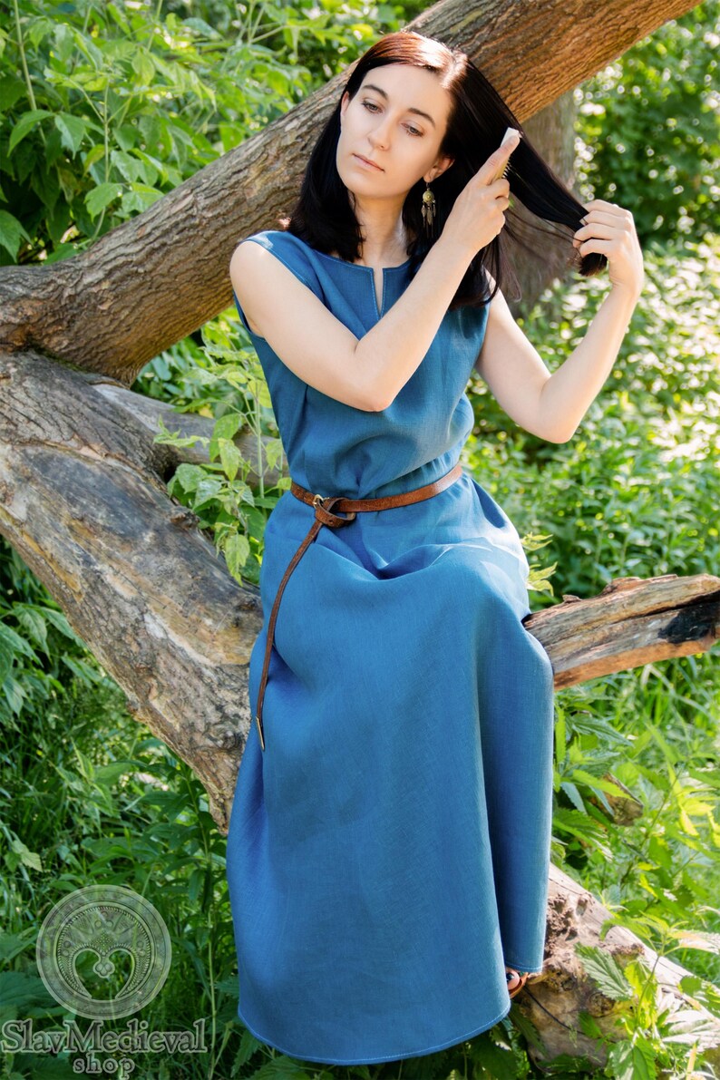 Frühmittelalterliches Birka-Kleid aus Naturleinen, ärmellos, weites Maxi-Kleid mit kleinem Schlitz, V-Ausschnitt für slawische Wikingerin, LARP Ren Faire Bild 6
