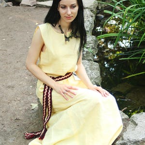 Frühmittelalterliches Birka-Kleid aus Naturleinen, ärmellos, weites Maxi-Kleid mit kleinem Schlitz, V-Ausschnitt für slawische Wikingerin, LARP Ren Faire Bild 11