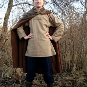 Early Medieval warm wool half-circle cloak with 100% linen lining for Viking man reenactor historical costume | Fantasy wide cloak