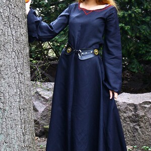 Fantasy satin cotton /mixed linen embroidered wide dress inspired by LOTR with wide sleeves Middle Ages, elf Ren Faire Costume image 2