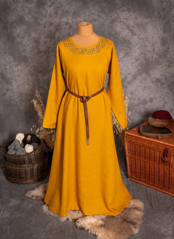 Medieval top linen dress