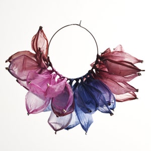 boucles d&#39;oreilles, boucles d&#39;oreilles cercles, cercles, boucles d&#39;oreilles fleurs, boucles d&#39;oreilles feuilles, boucles d&#39;oreilles cérémonie, boucles d&#39;oreilles fuchsia, boucles d&#39;oreilles bleues
