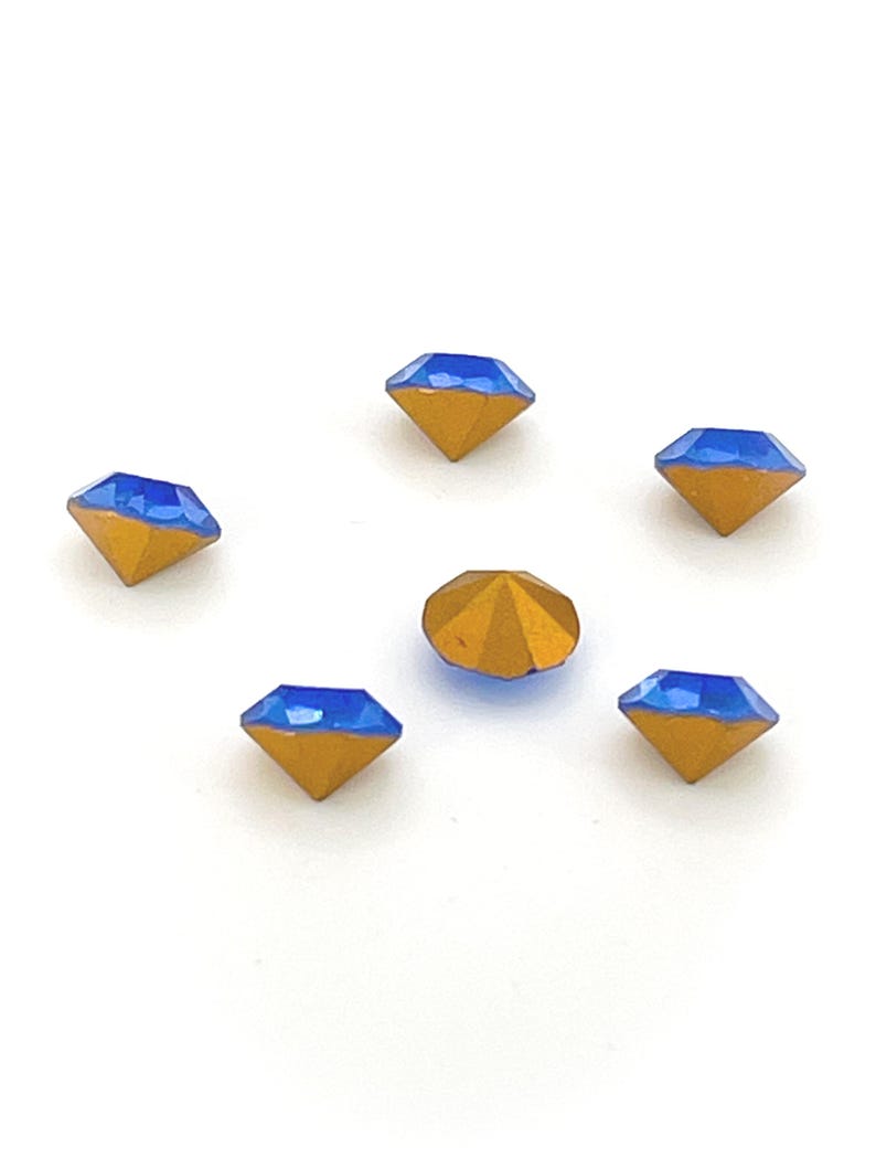 Vintage Sapphire Blue Glass Rhinestones - 6mm Foiled Chatons, Jewelry Making (6 Pieces) image 6