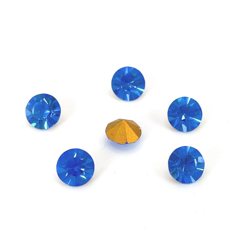 Vintage Sapphire Blue Glass Rhinestones - 6mm Foiled Chatons, Jewelry Making (6 Pieces) image 2