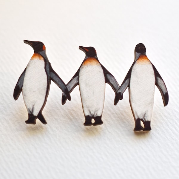 König Pinguin Trio Anstecker - illustrierter Holzschmuck