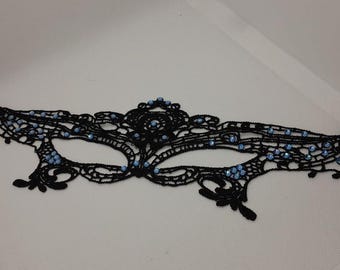Masque de mascarade en dentelle et strass : demi-masque noir
