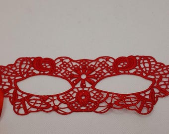 Masque de mascarade en dentelle rouge avec strass : demi-masque boule