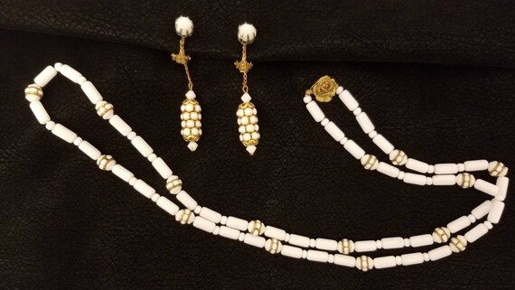 Gorgeous Milk glass jewelry/vintage milk glass earrings and necklace