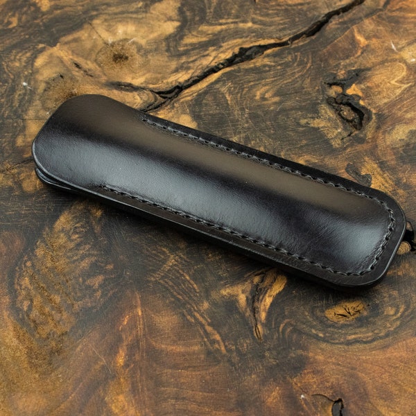 Black leather case for one or two pens