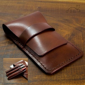 Handcrafted Leather Pen Case with pull-out Divider for 3 fountain pens – Luxurious and Customizable Organizer