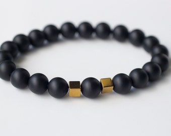 Luna | Onyx Bracelet with Hematite Healing Crystals for Grounding and Confidence